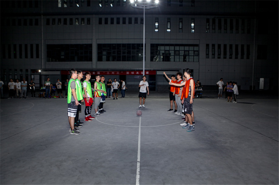 Huayi micro - electric first "three on three" basketball game