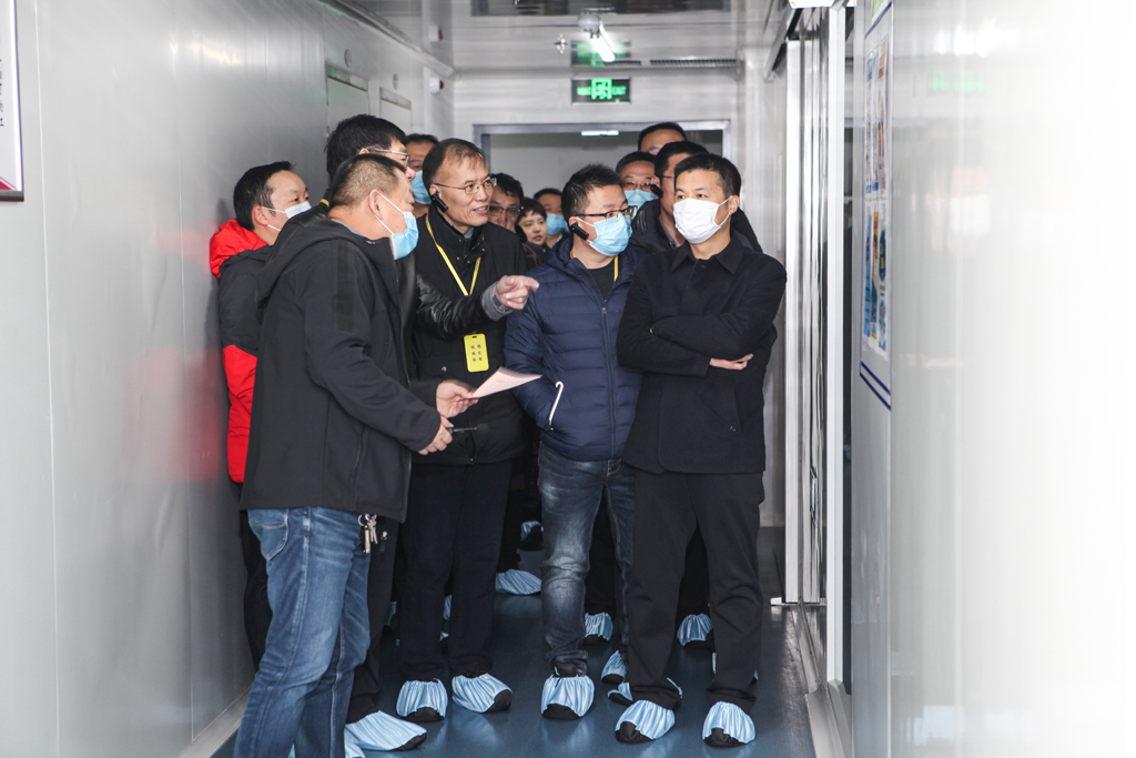 Group leaders visit Huayi micro - electric research and guidance work