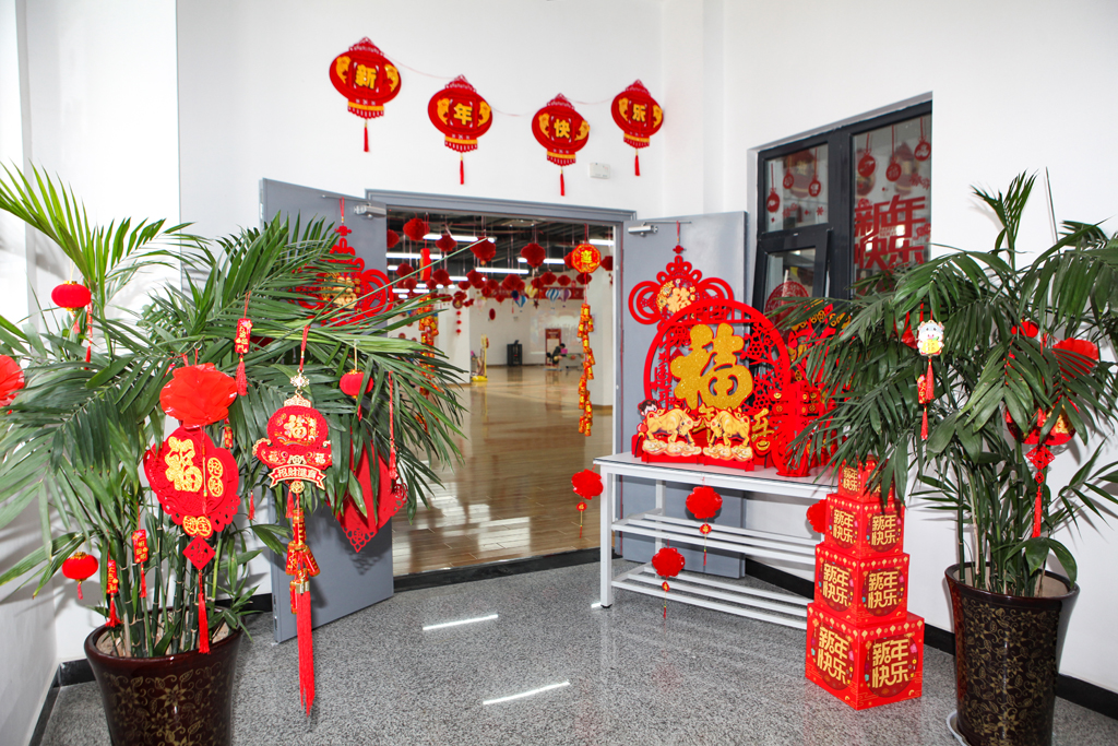 Huayi Micro Electric Co., Ltd. held the Spring Festival garden tour