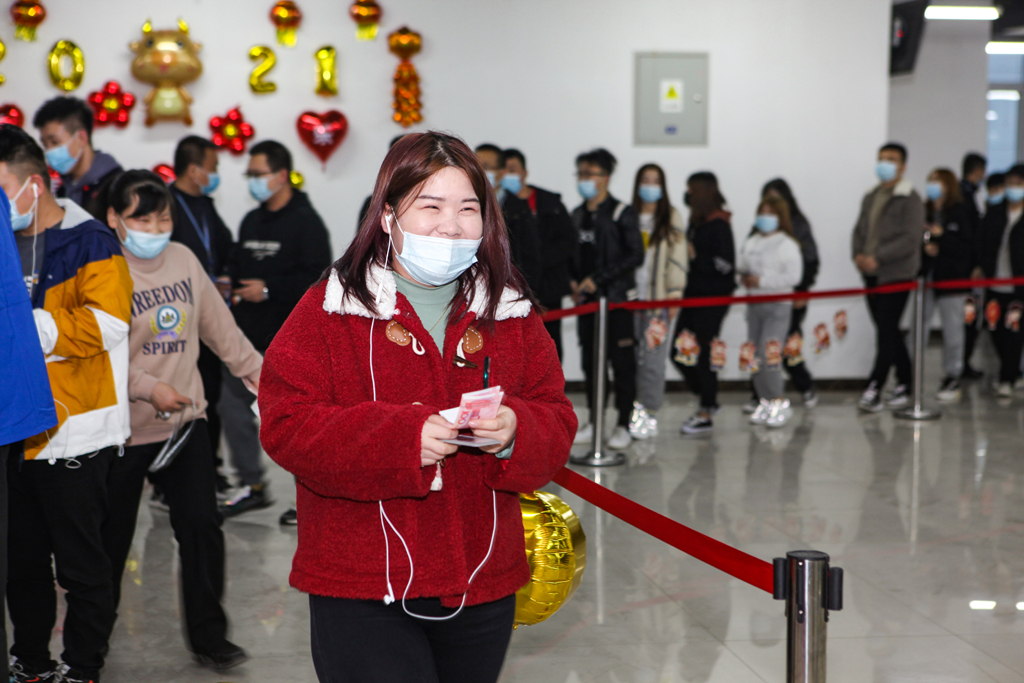Huayi Micro Electric Co., Ltd. held the Spring Festival garden tour