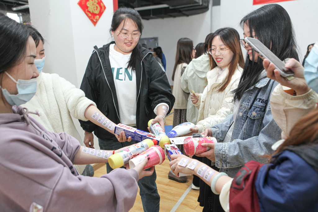 Huayi micro power launches women's day in 2021