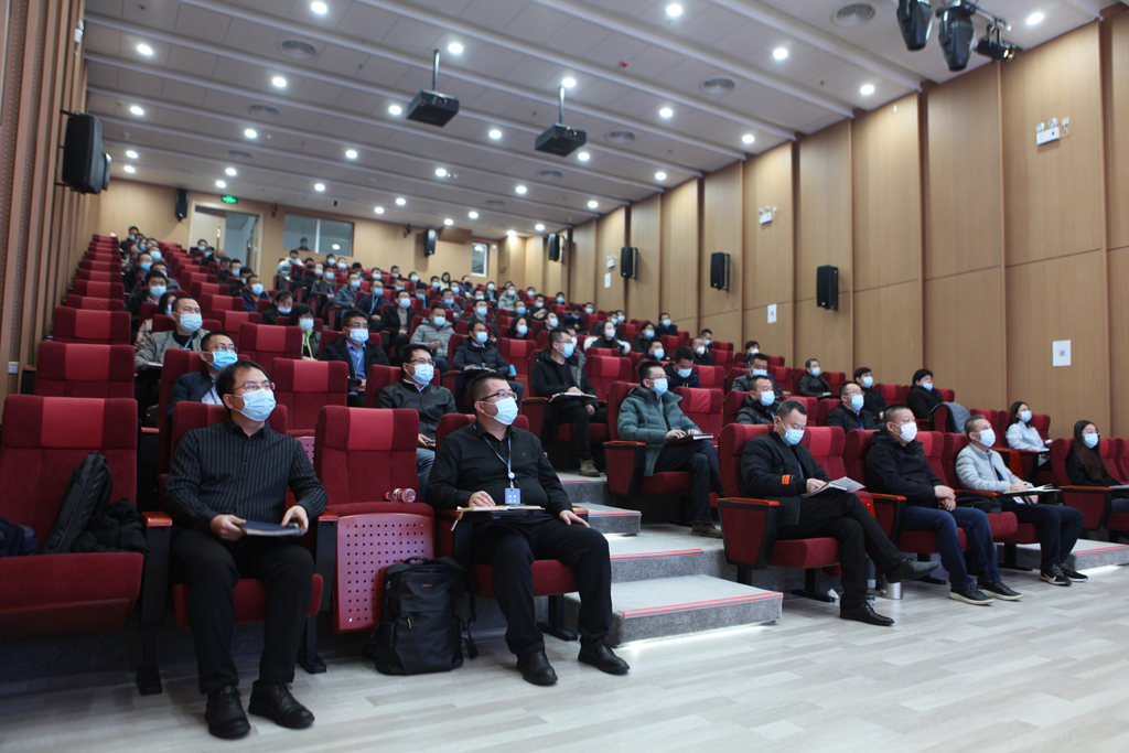 Huayi Microelectronics held a debriefing meeting for middle and senior executives